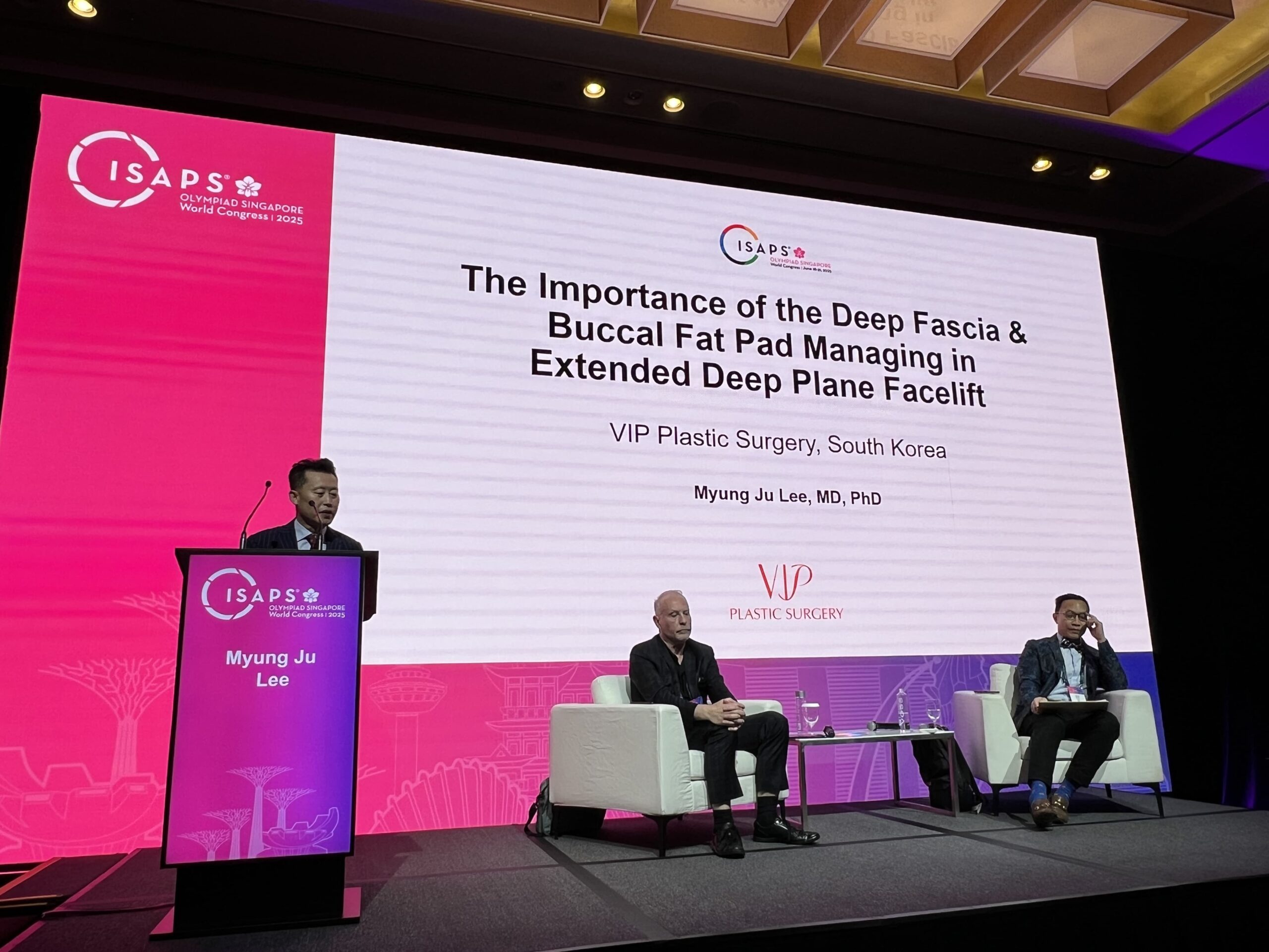 Presentation by Dr. Myung Ju Lee at ISAPS Olympiad Singapore 2025 on advanced facelift techniques